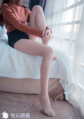 帮娇妻找粗壮男人玩3p电影